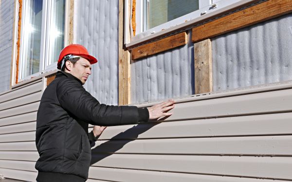 Cost of Vinyl Cladding Repair in Cedar Falls