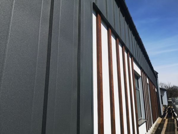 Cost of Metal Cladding Replacement in Cedar Falls